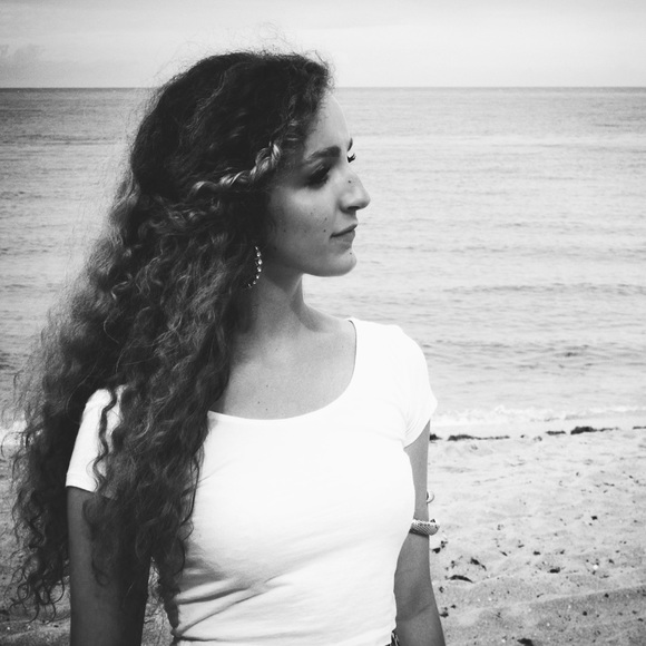 Meet your Posher, Frédérique - Picture 1 of 1